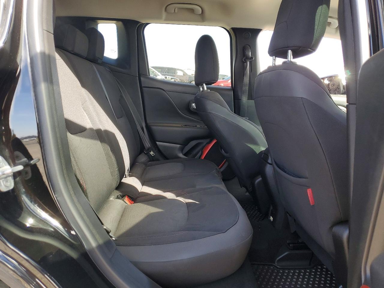 2017 JEEP RENEGADE TRAILHAWK photo 31