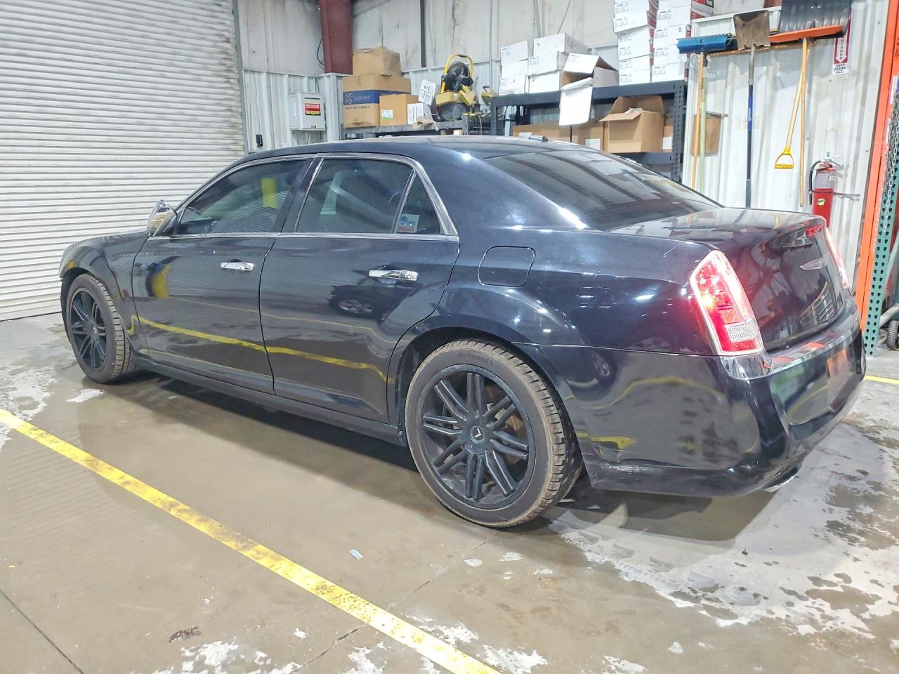 2013 CHRYSLER 300C photo 2