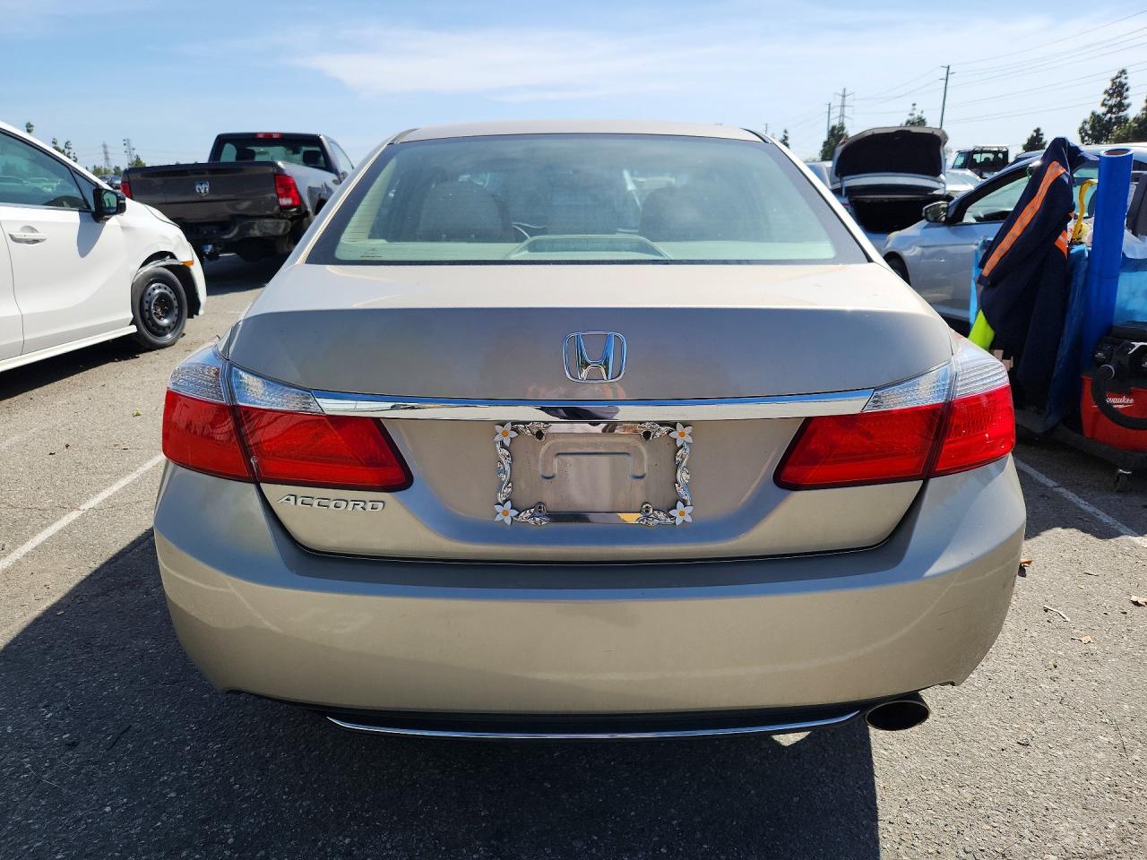 2013 HONDA ACCORD LX photo 6