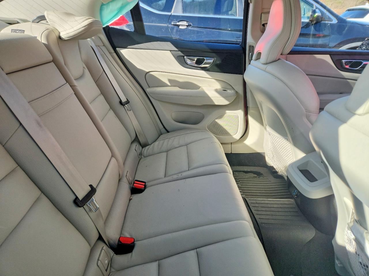 2019 VOLVO S60 T6 MOMENTUM photo 10