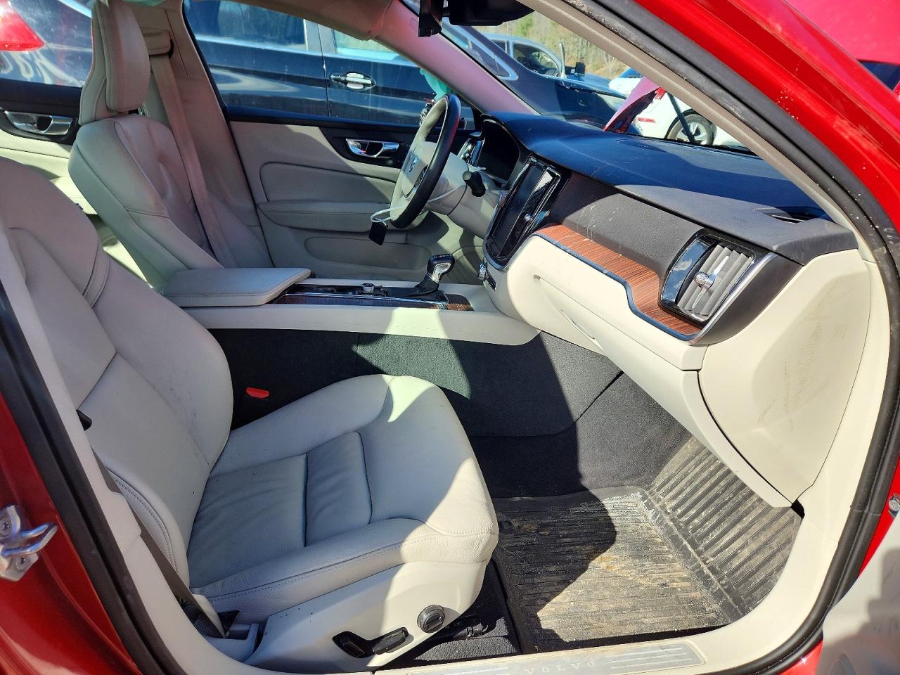 2019 VOLVO S60 T6 MOMENTUM photo 7