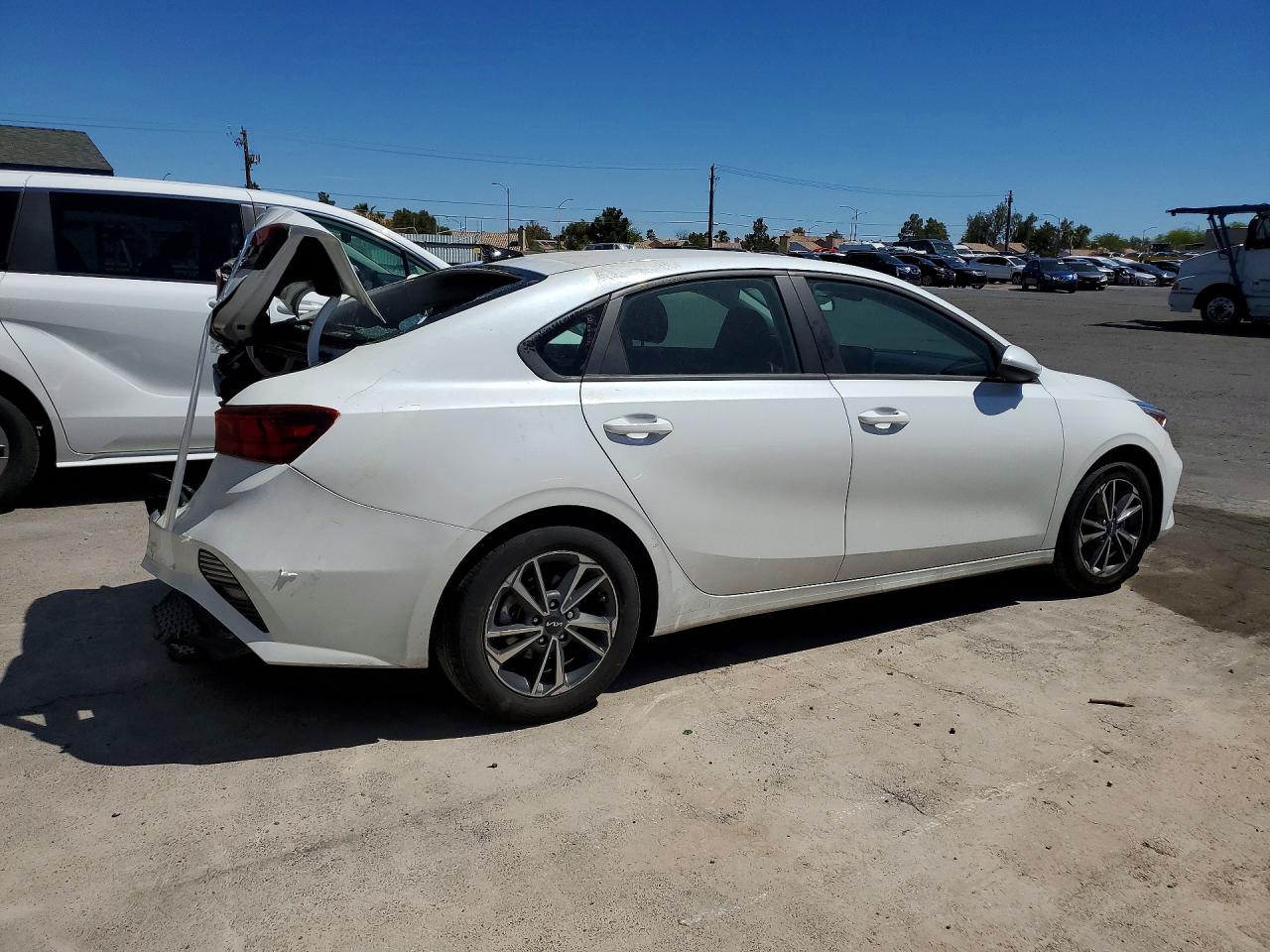 2024 KIA FORTE LXS photo 5