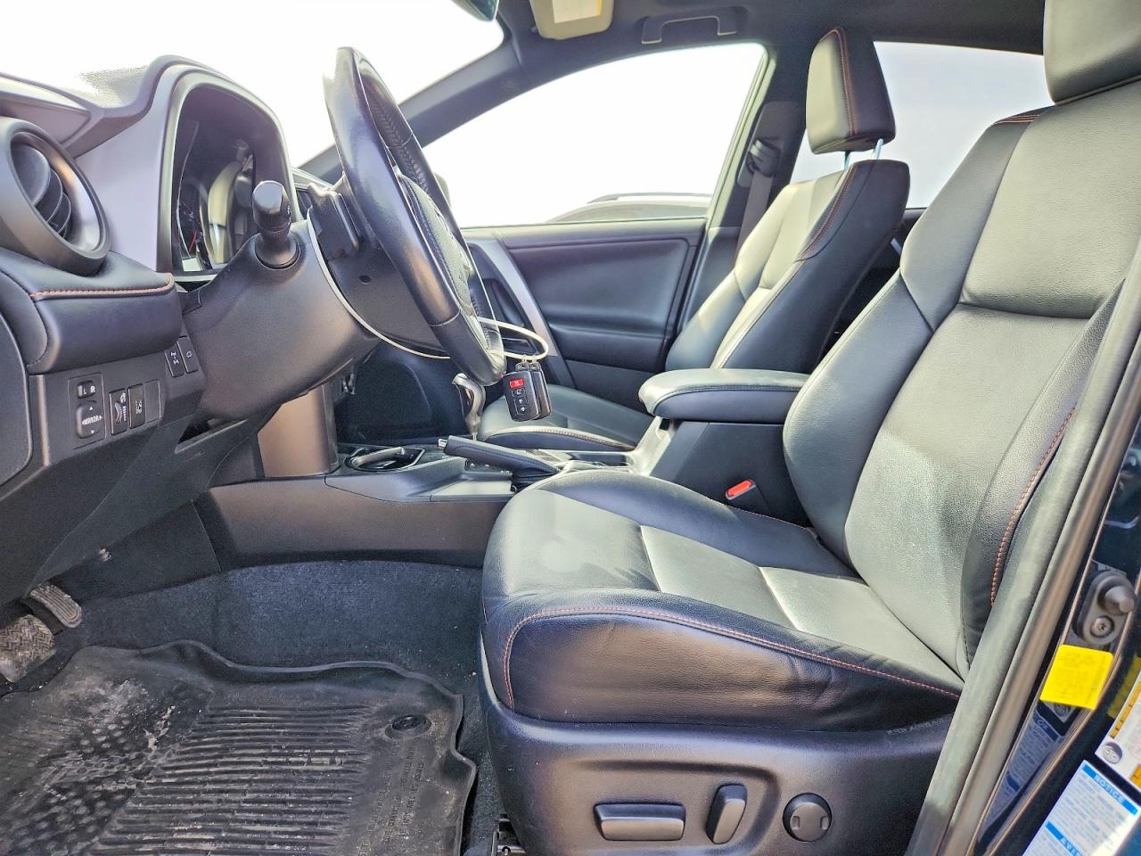 2018 TOYOTA RAV4 SE photo 7