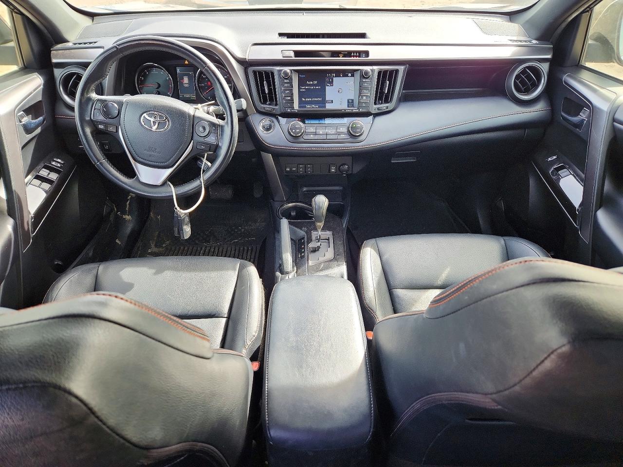 2018 TOYOTA RAV4 SE photo 8