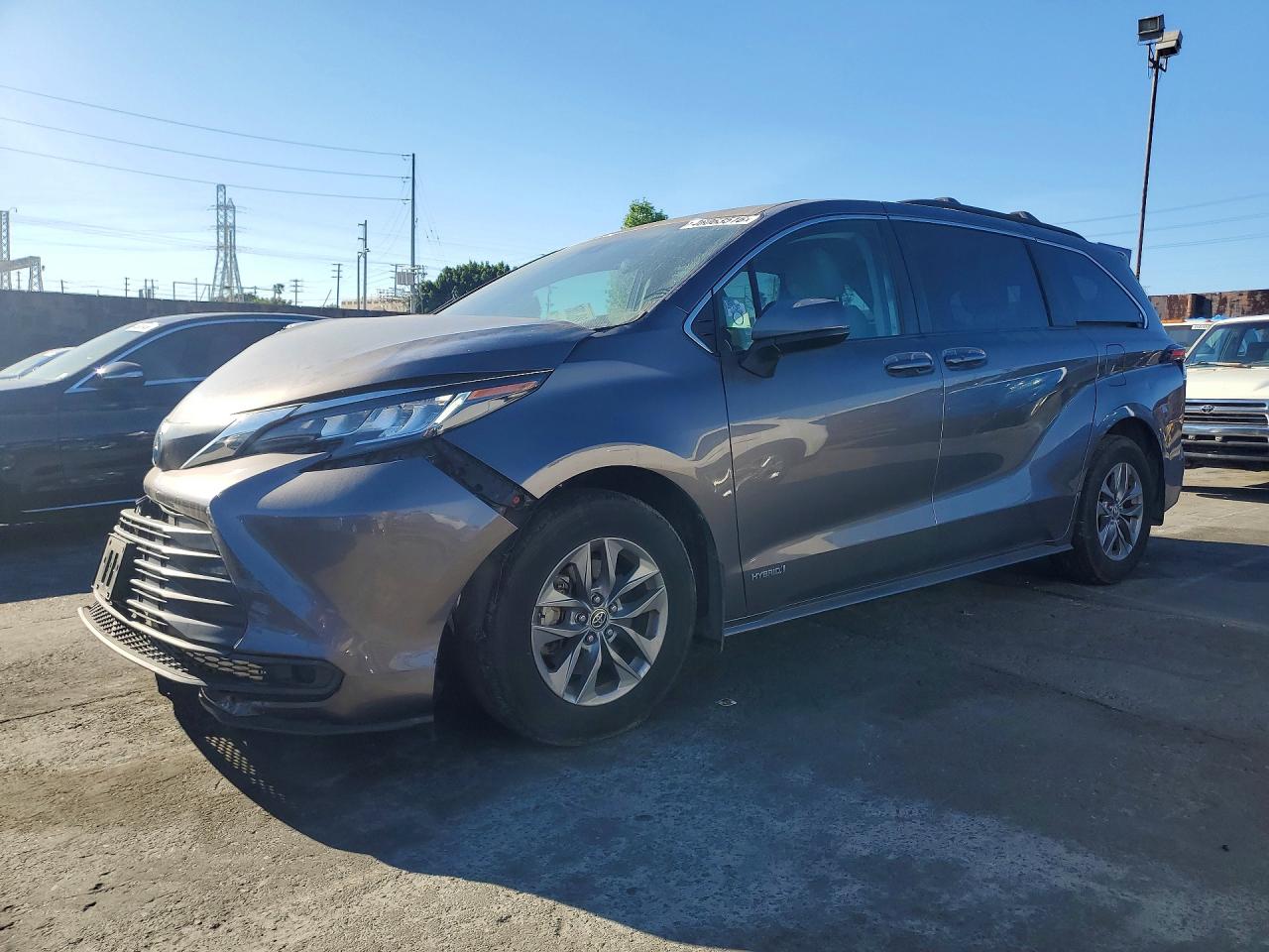 2021 TOYOTA SIENNA