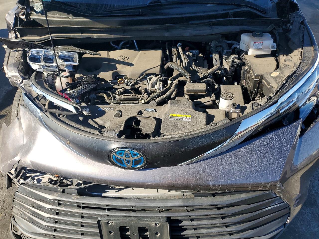 2021 TOYOTA SIENNA LE 8-PASSENGER photo 11