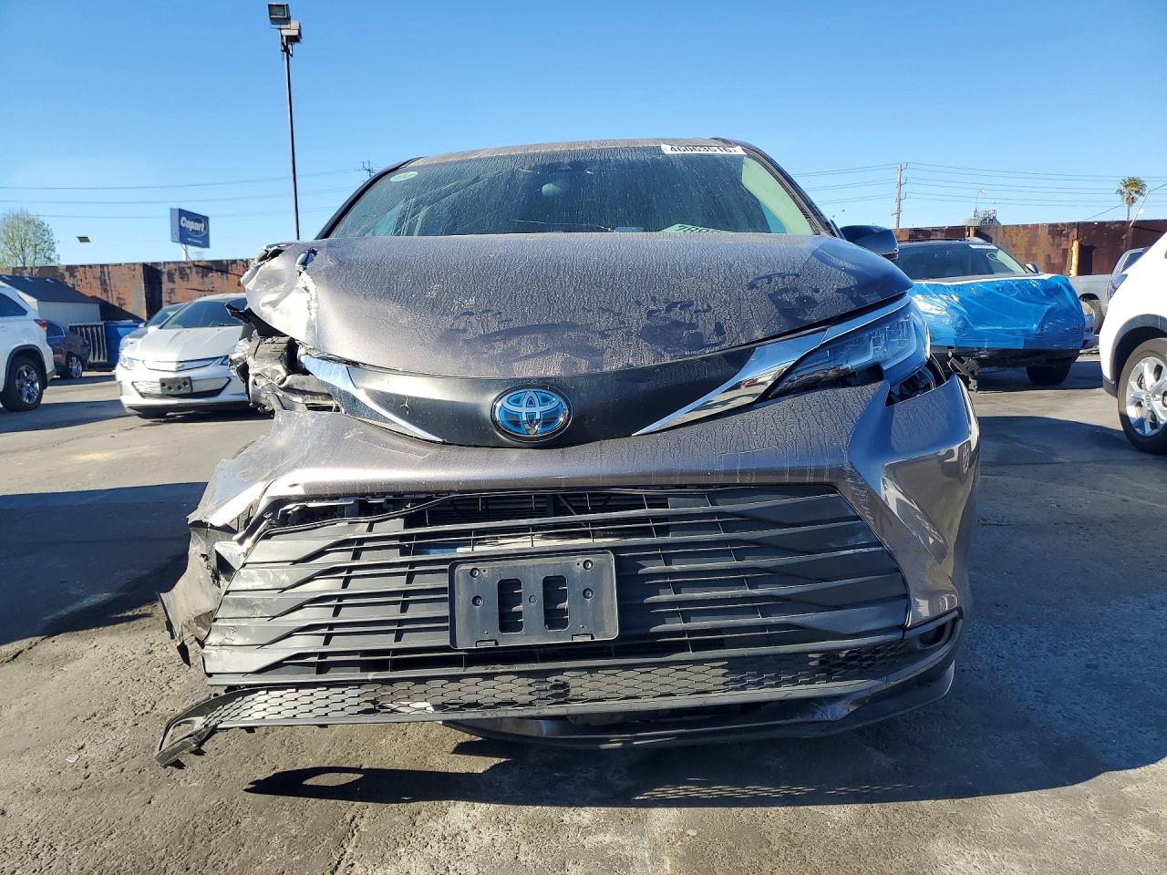2021 TOYOTA SIENNA LE 8-PASSENGER photo 5