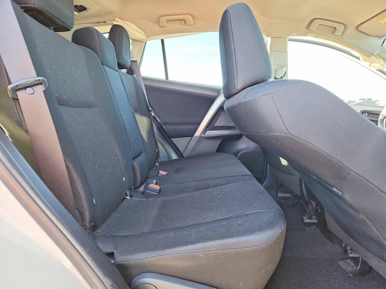2018 TOYOTA RAV4 LE photo 21