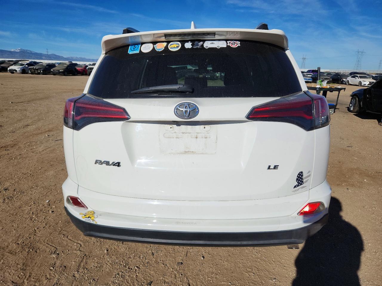 2018 TOYOTA RAV4 LE photo 11