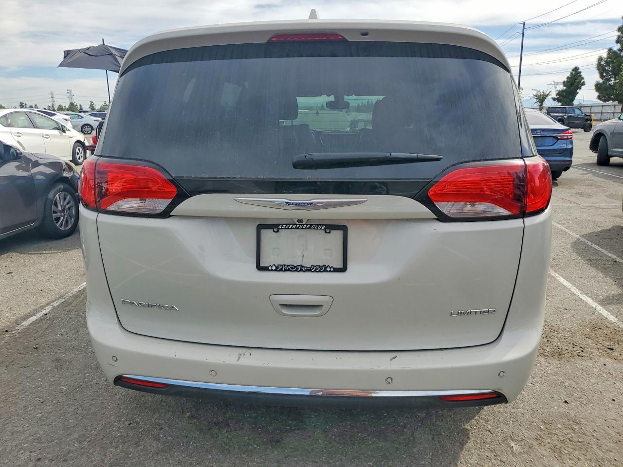 2019 CHRYSLER PACIFICA LIMITED photo 11