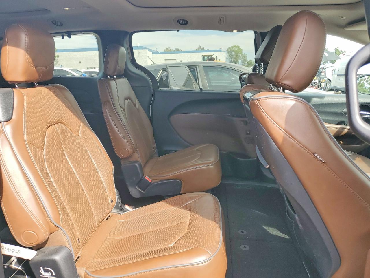 2019 CHRYSLER PACIFICA LIMITED photo 21