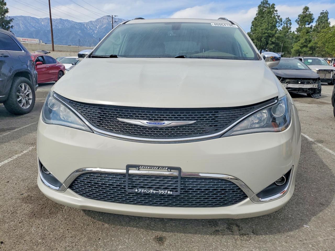 2019 CHRYSLER PACIFICA LIMITED photo 9