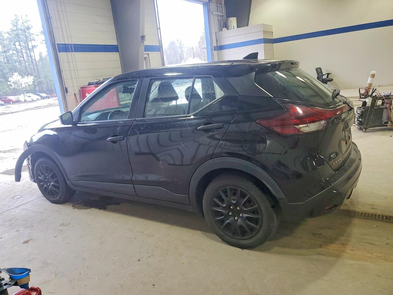 2021 NISSAN KICKS S photo 3
