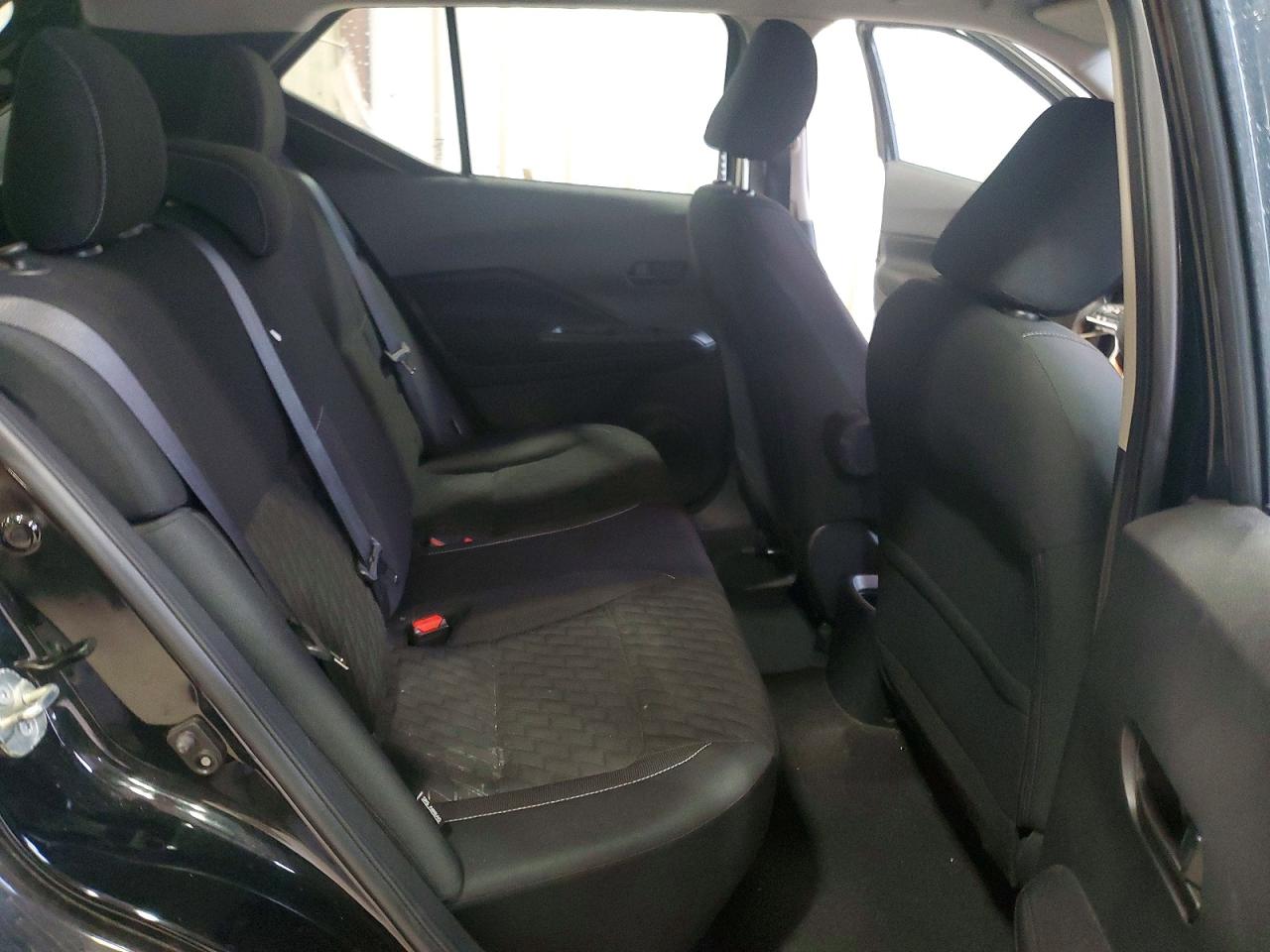 2021 NISSAN KICKS S photo 19