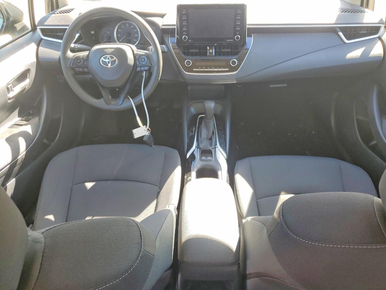 2021 TOYOTA COROLLA LE photo 8