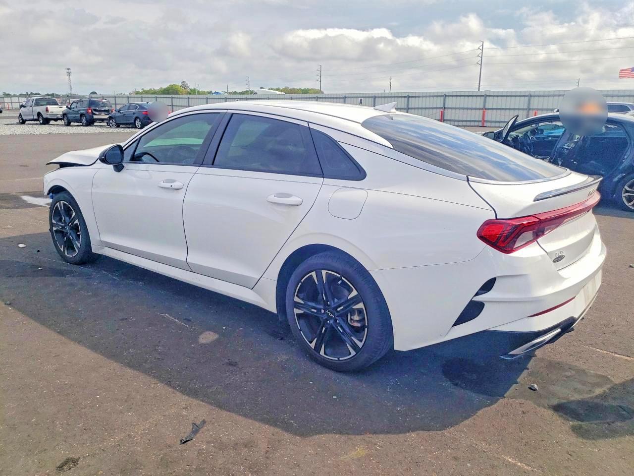 2023 KIA K5 GT-LINE photo 3