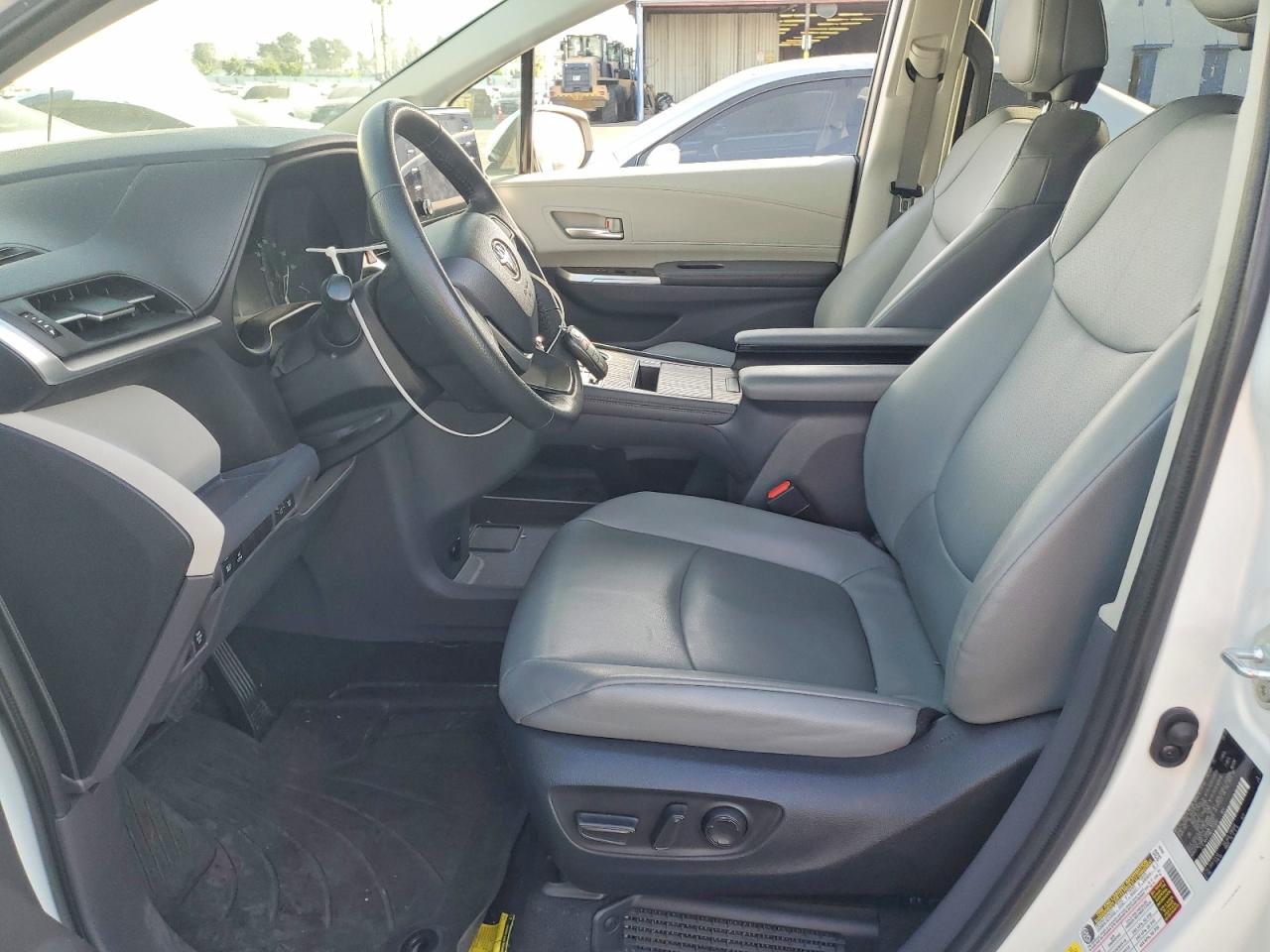 2022 TOYOTA SIENNA XLE 7-PASSENGER photo 7