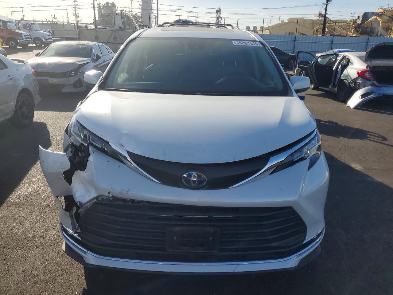 2022 TOYOTA SIENNA XLE 7-PASSENGER photo 5