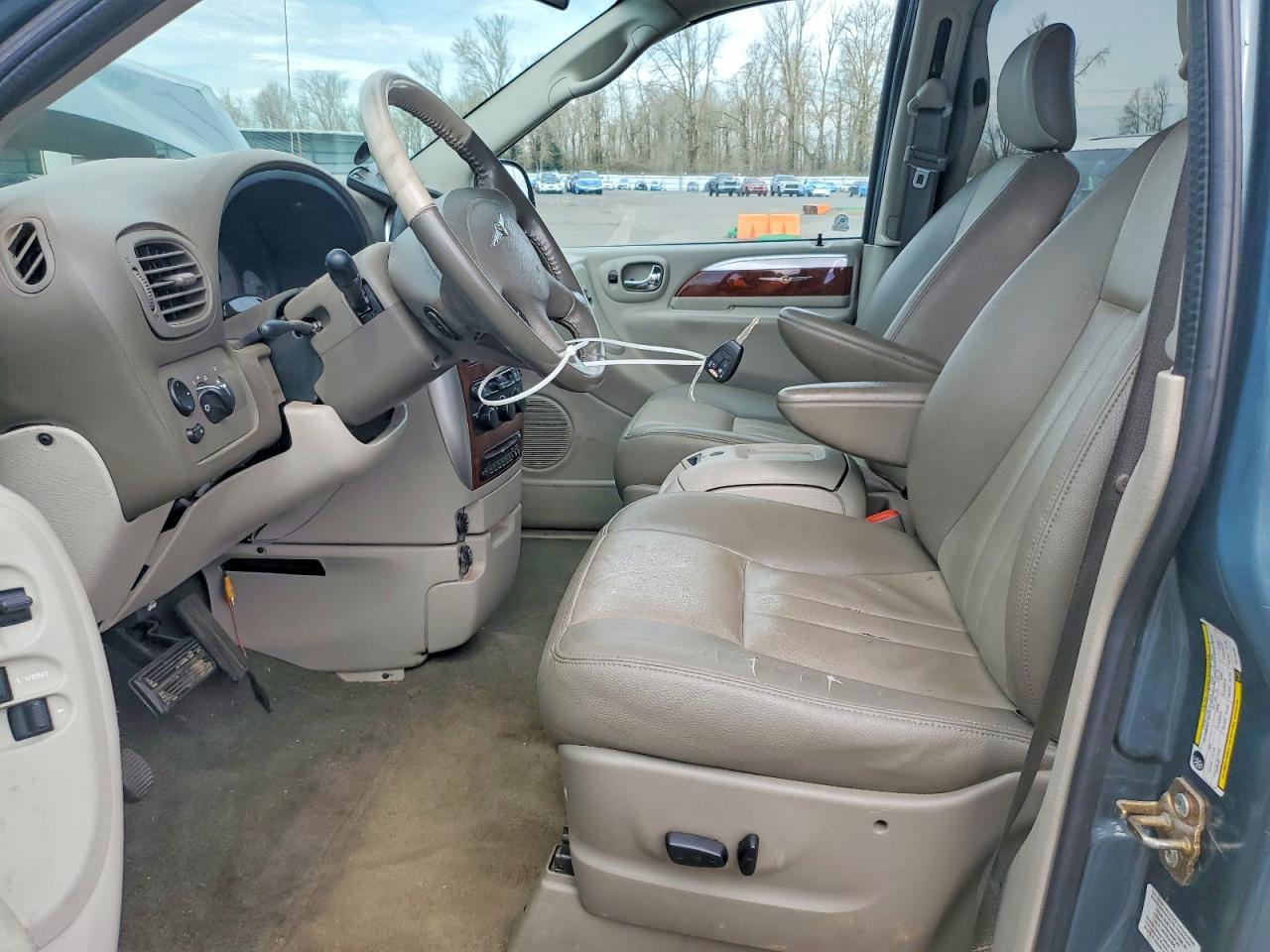 2007 CHRYSLER TOWN & COUNTRY TOURING photo 13
