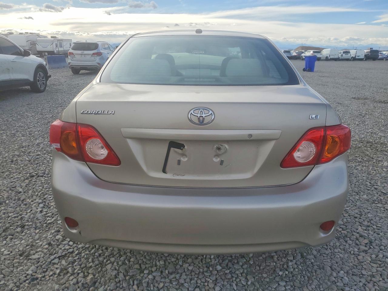 2010 TOYOTA COROLLA LE photo 11