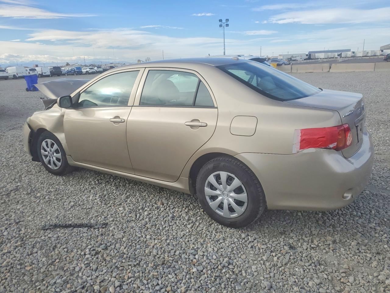 2010 TOYOTA COROLLA LE photo 3