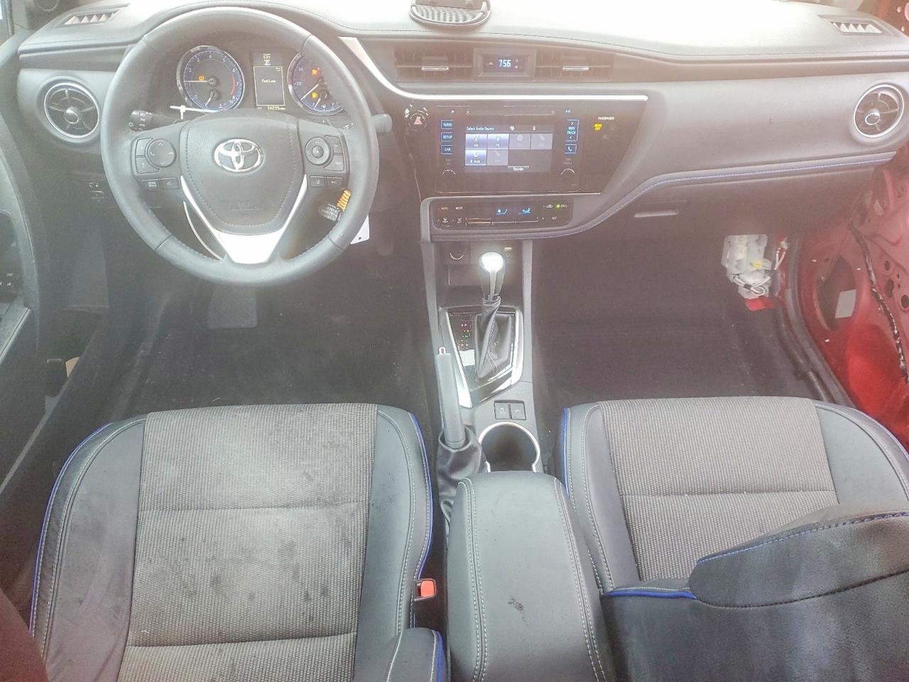 2017 TOYOTA COROLLA SE photo 8