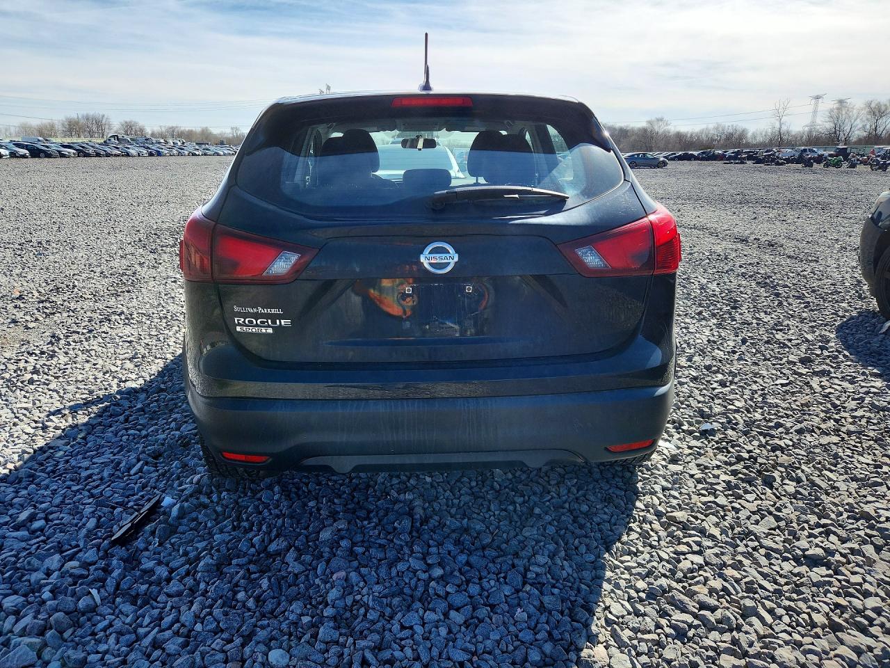2018 NISSAN ROGUE SPORT S photo 6