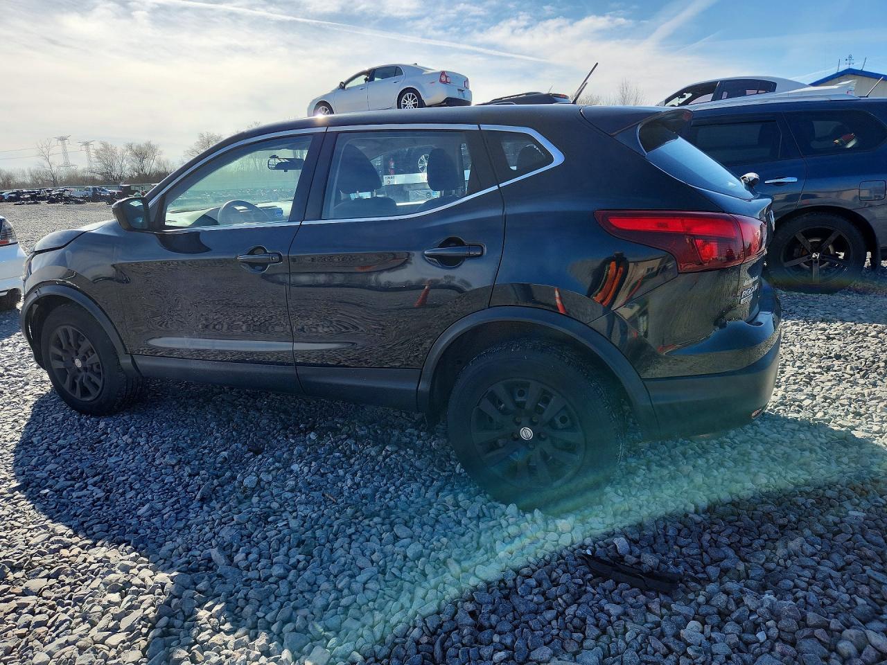 2018 NISSAN ROGUE SPORT S photo 2