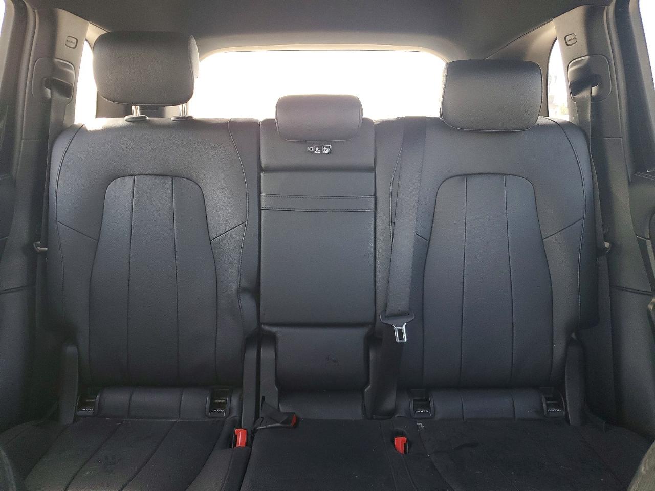 2020 MERCEDES-BENZ GLB 250 photo 10