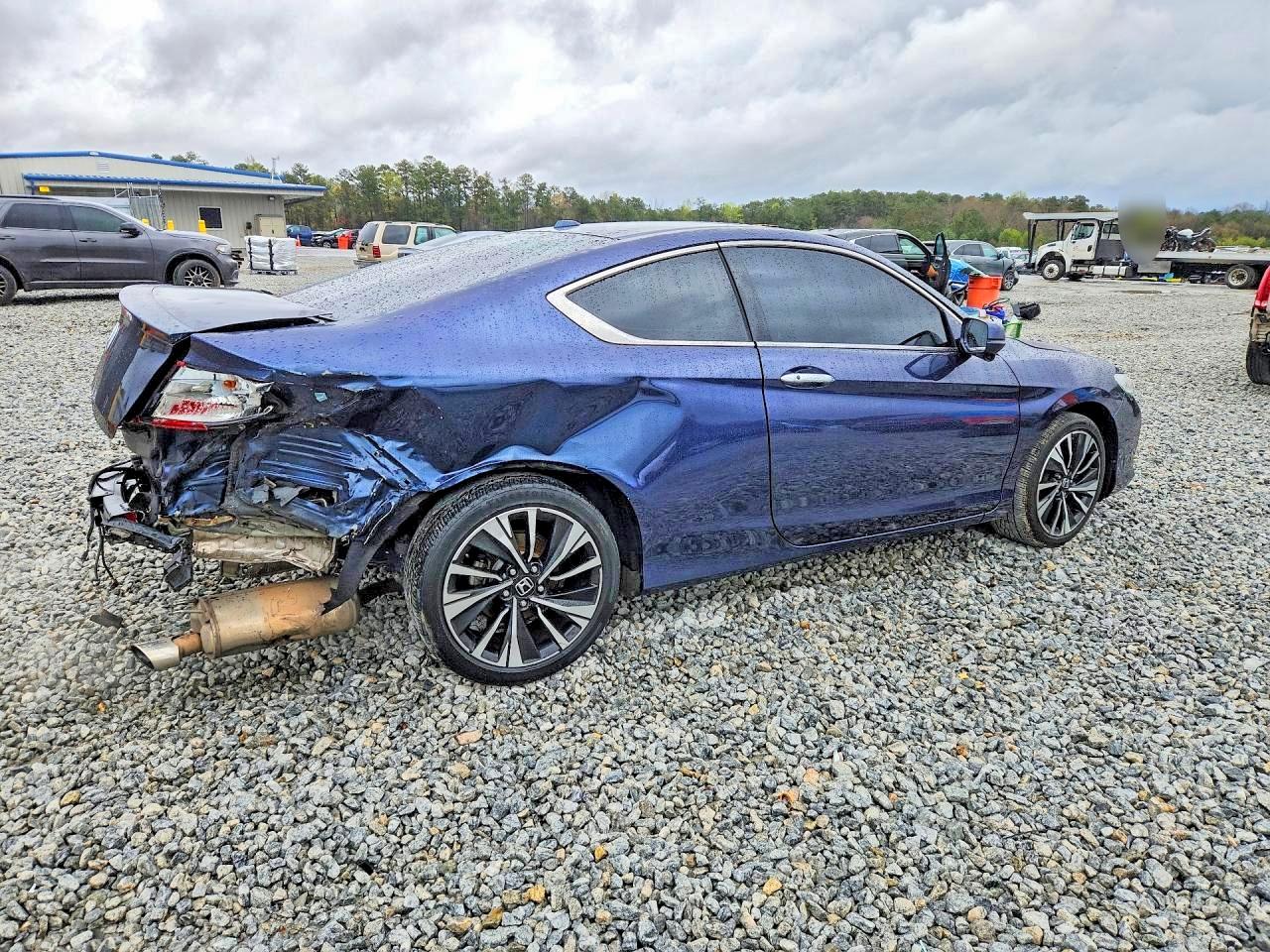 2017 HONDA ACCORD EX photo 5