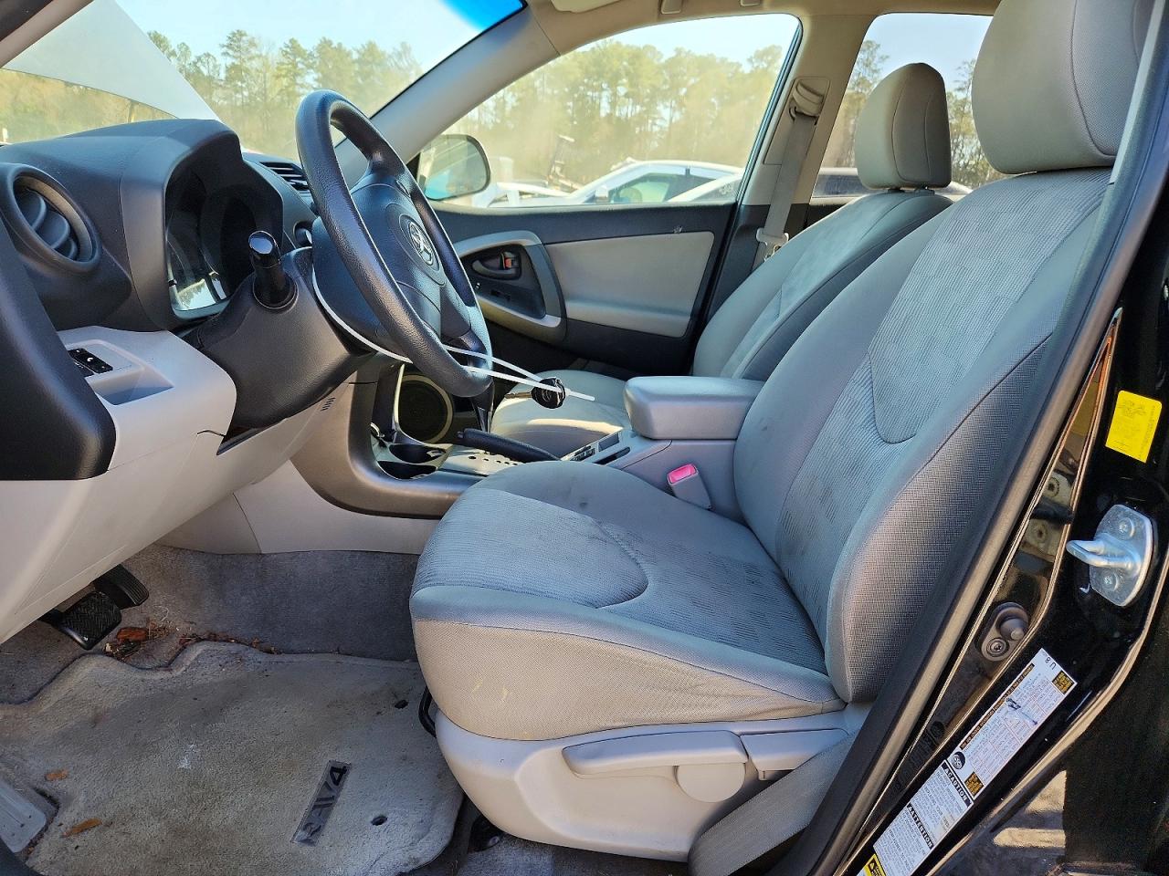 2011 TOYOTA RAV4 BASE photo 12