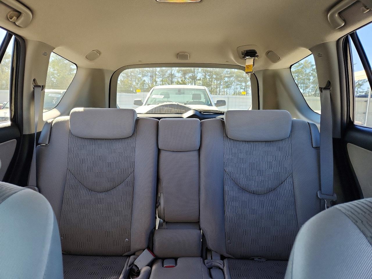 2011 TOYOTA RAV4 BASE photo 18