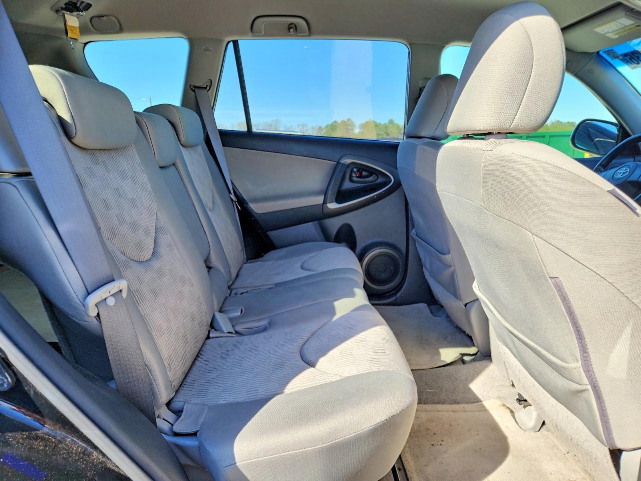 2011 TOYOTA RAV4 BASE photo 20