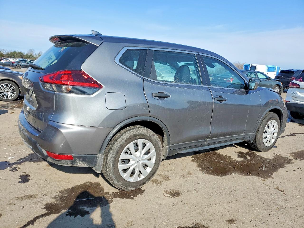 2019 NISSAN ROGUE S photo 5