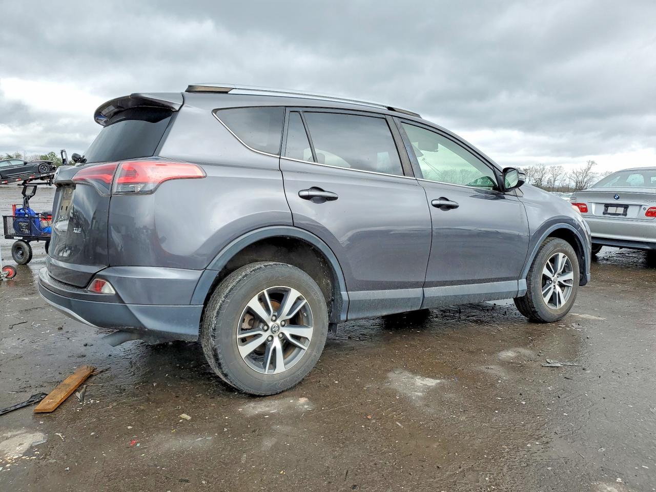 2018 TOYOTA RAV4 XLE photo 7