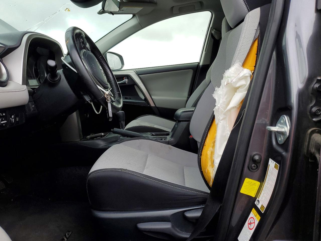 2018 TOYOTA RAV4 XLE photo 19