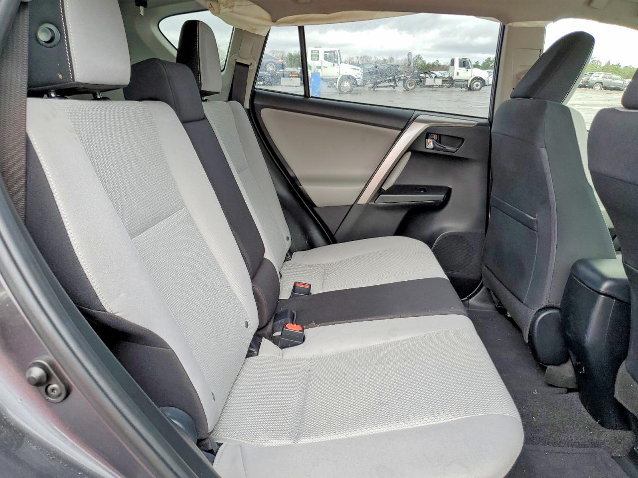 2018 TOYOTA RAV4 XLE photo 31