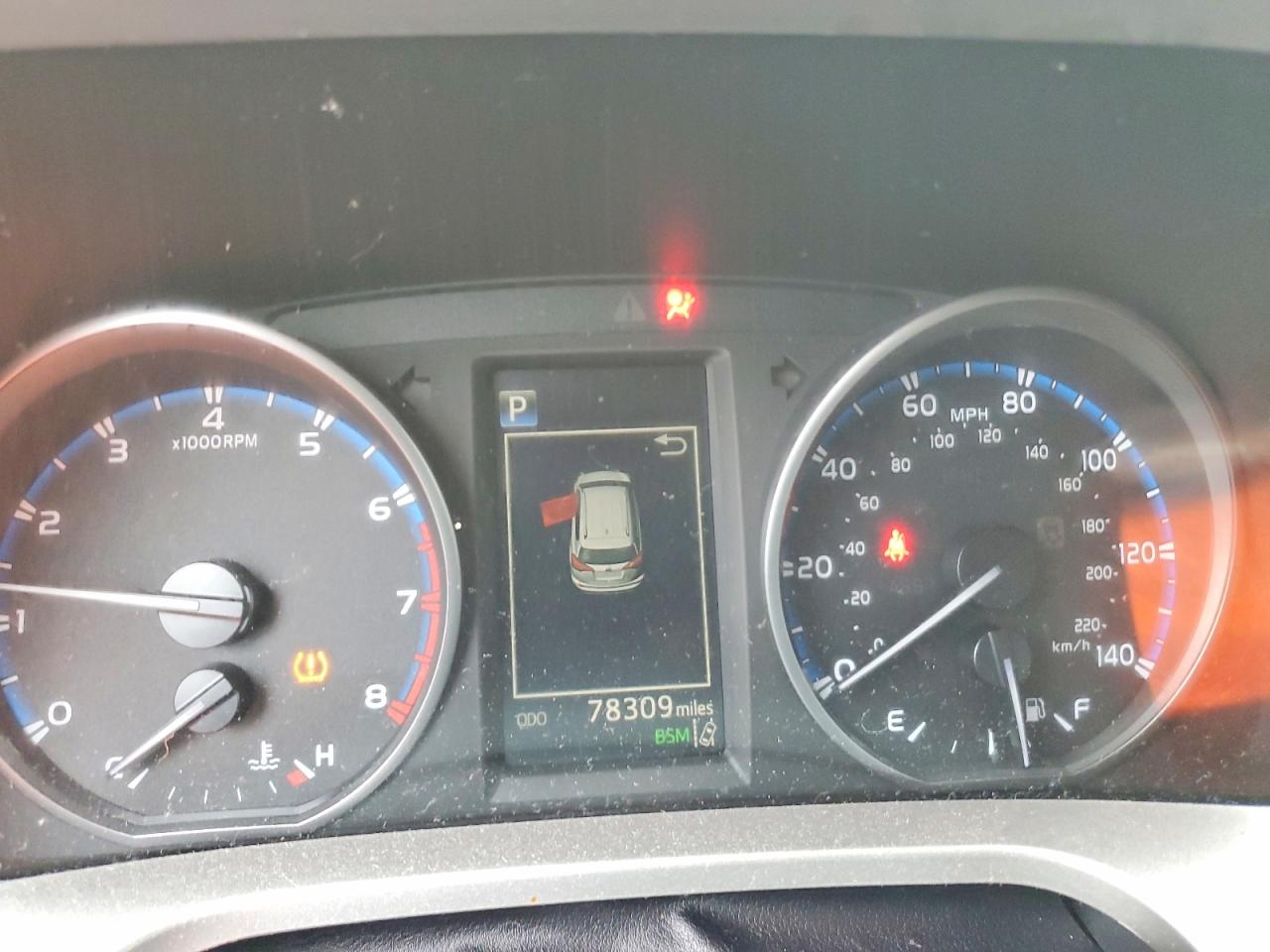 2018 TOYOTA RAV4 XLE photo 25