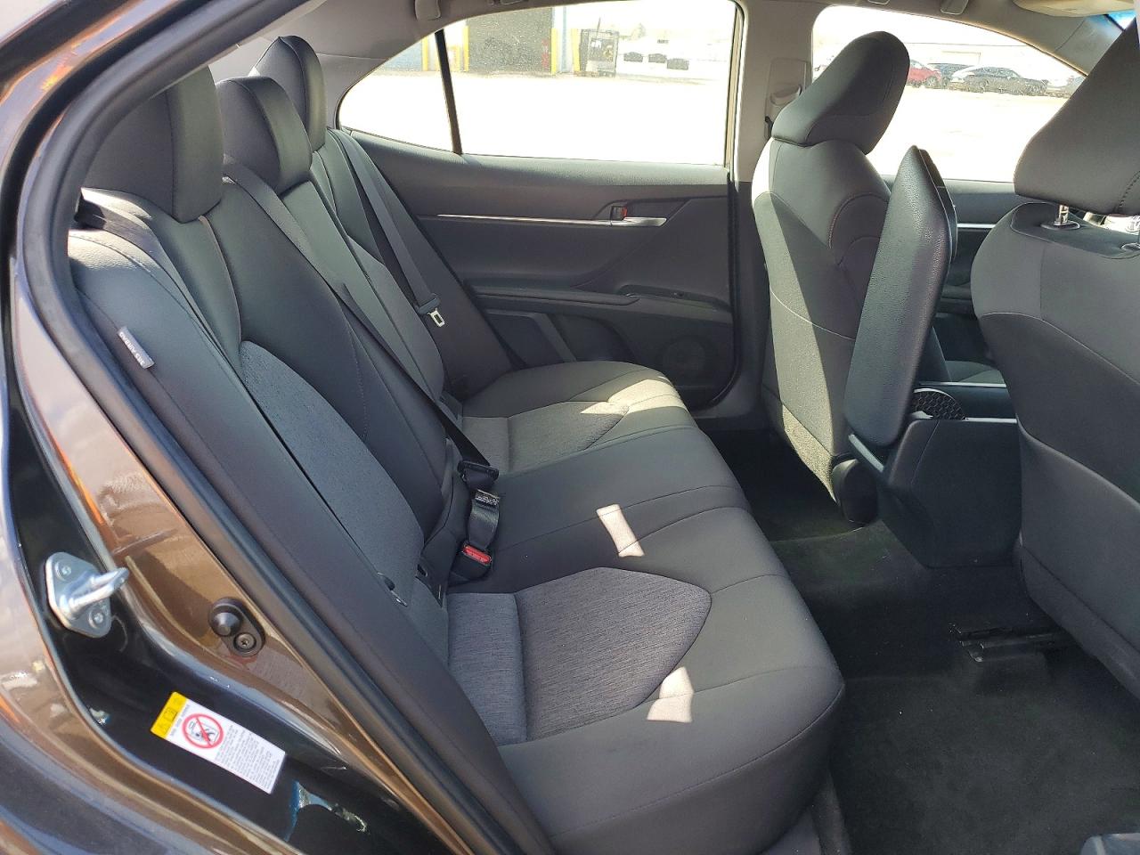 2018 TOYOTA CAMRY LE photo 10