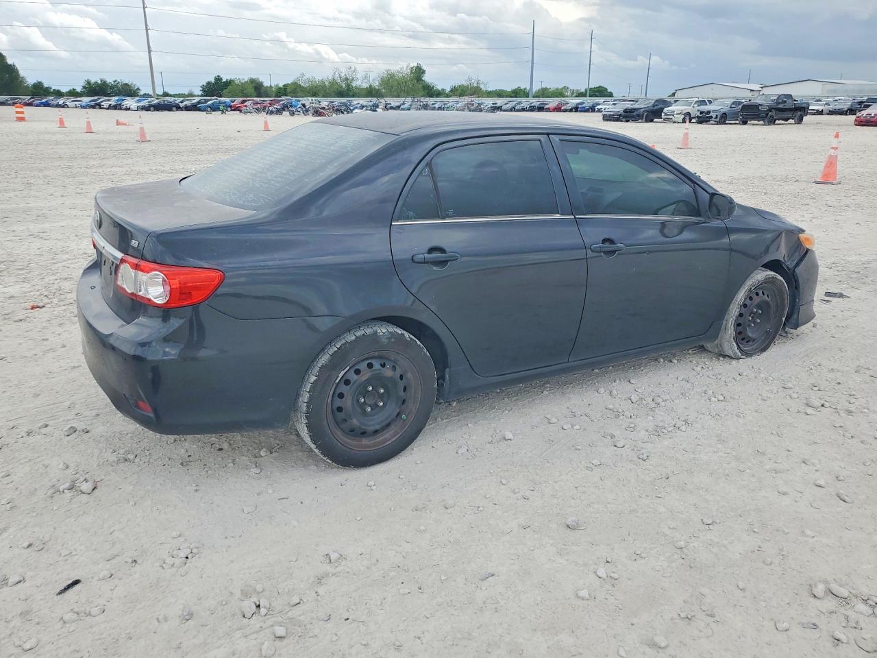 2013 TOYOTA COROLLA LE photo 5