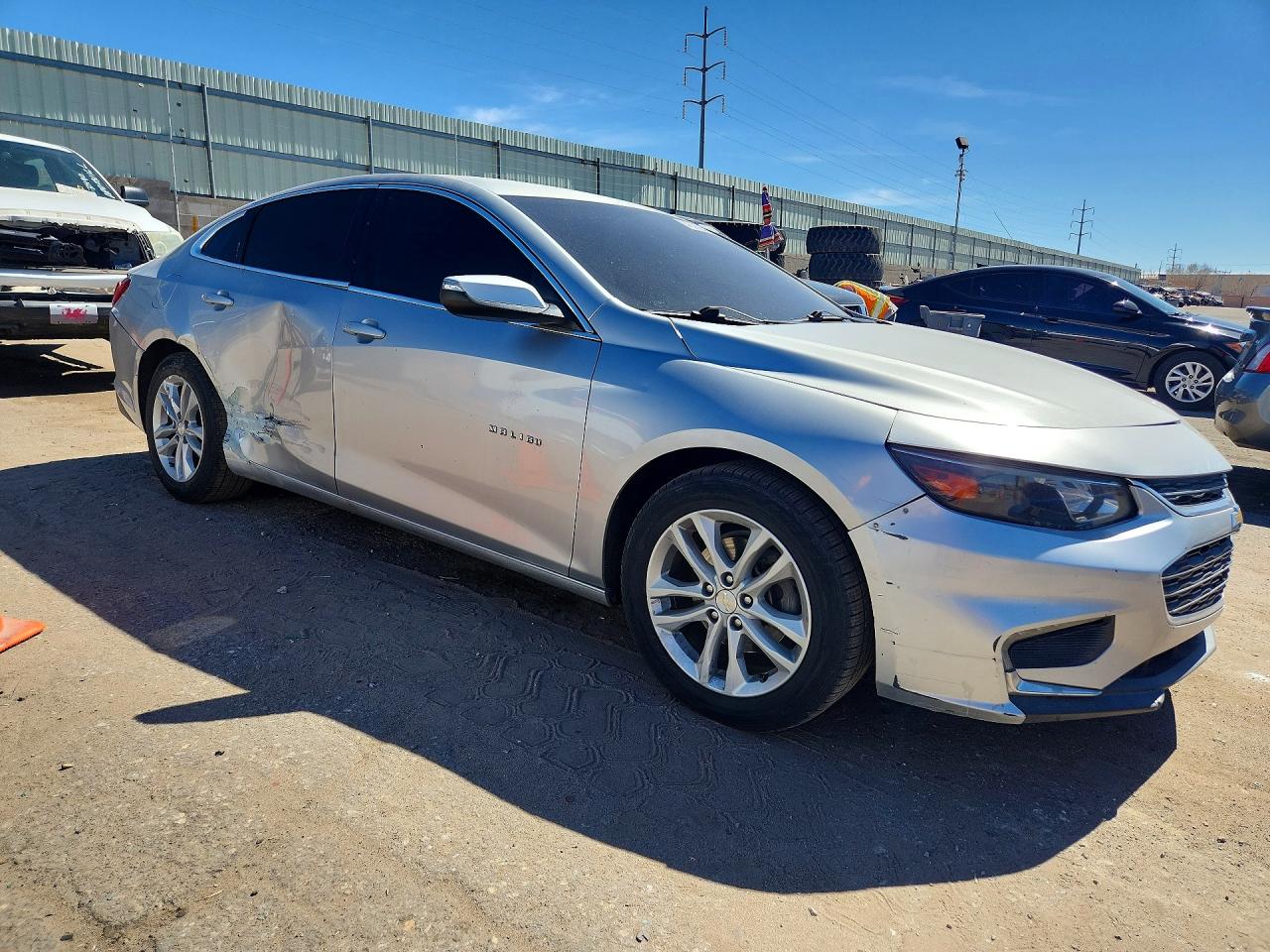 2017 CHEVROLET MALIBU LT photo 4