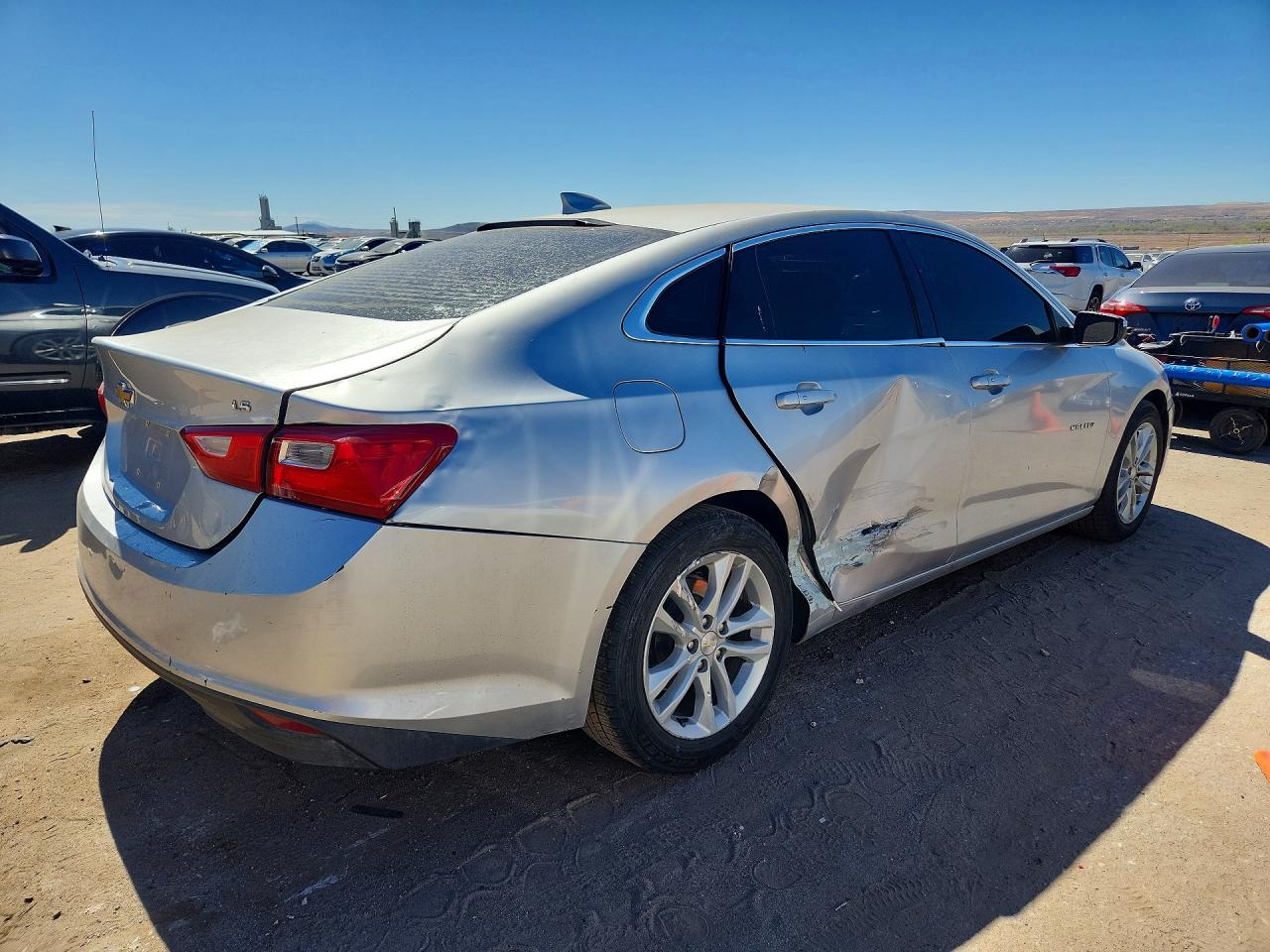 2017 CHEVROLET MALIBU LT photo 3