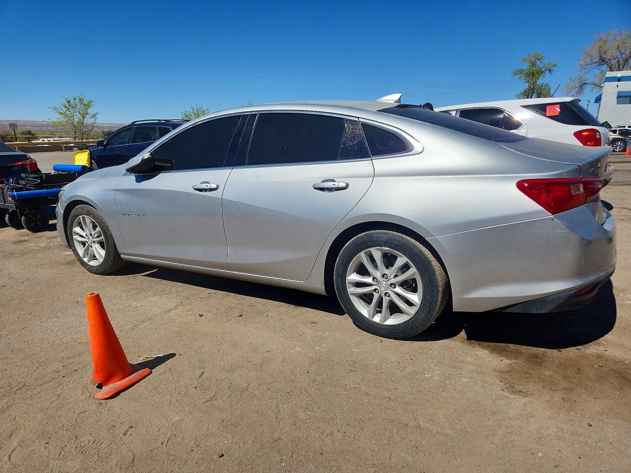 2017 CHEVROLET MALIBU LT photo 2