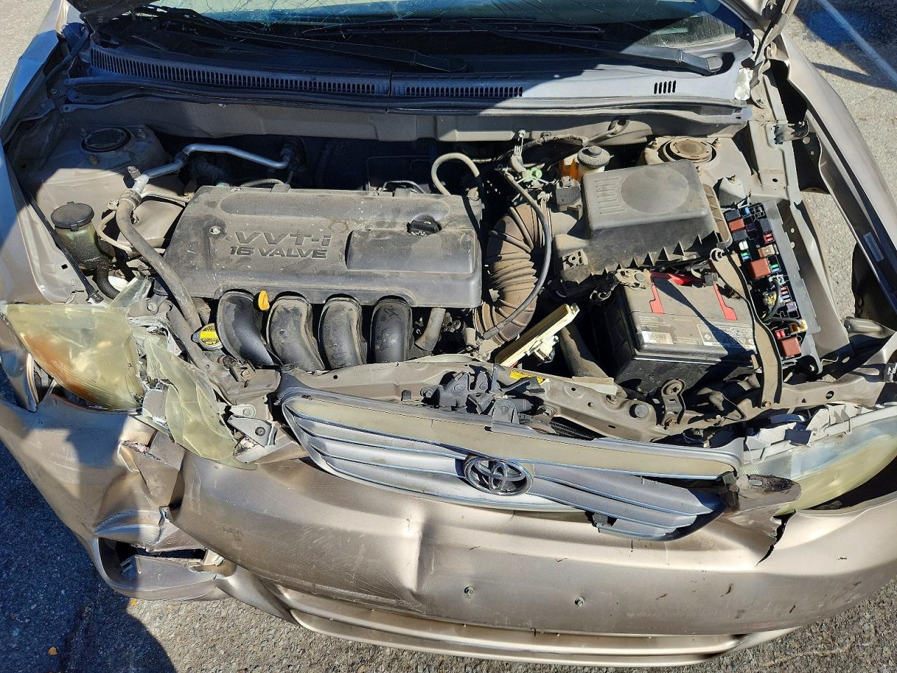 2004 TOYOTA COROLLA CE photo 11