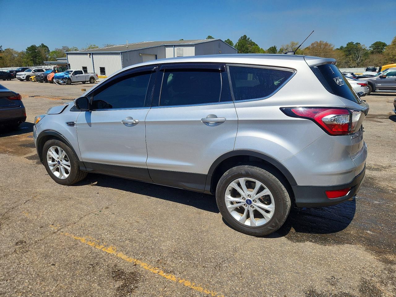 2017 FORD ESCAPE SE photo 3