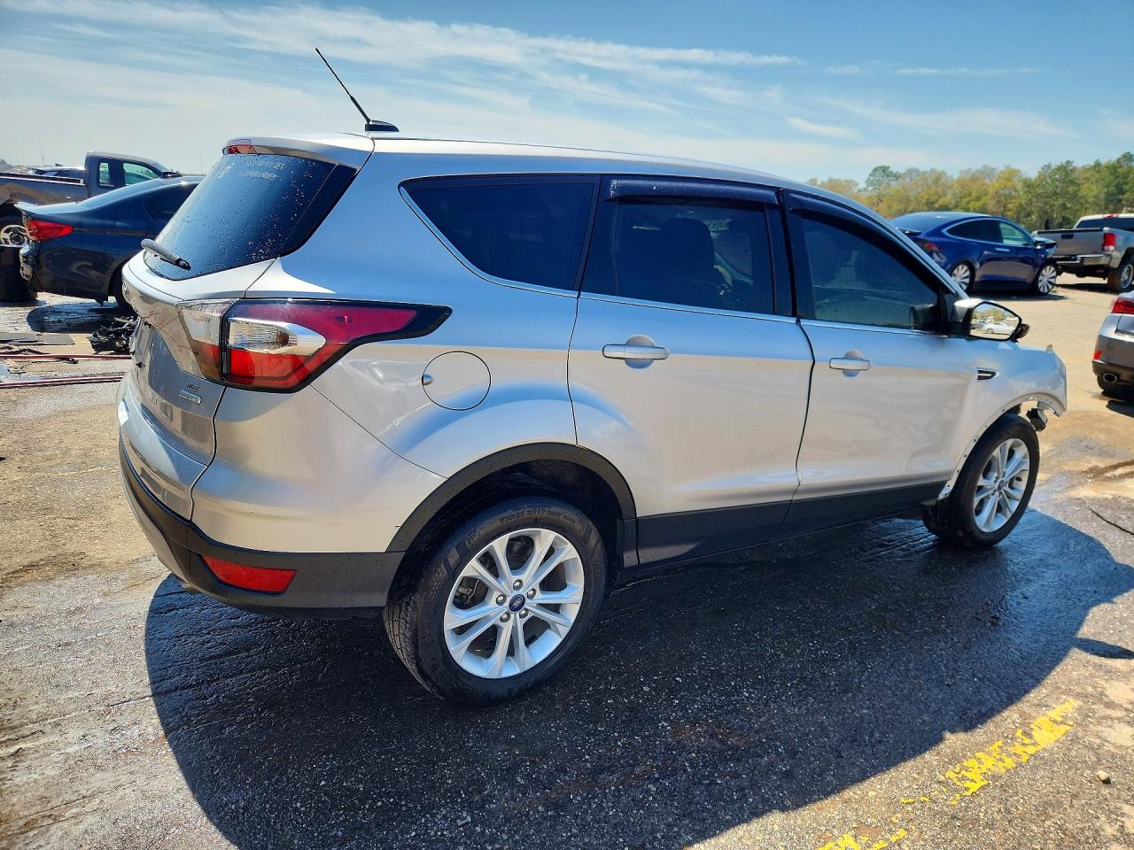 2017 FORD ESCAPE SE photo 5