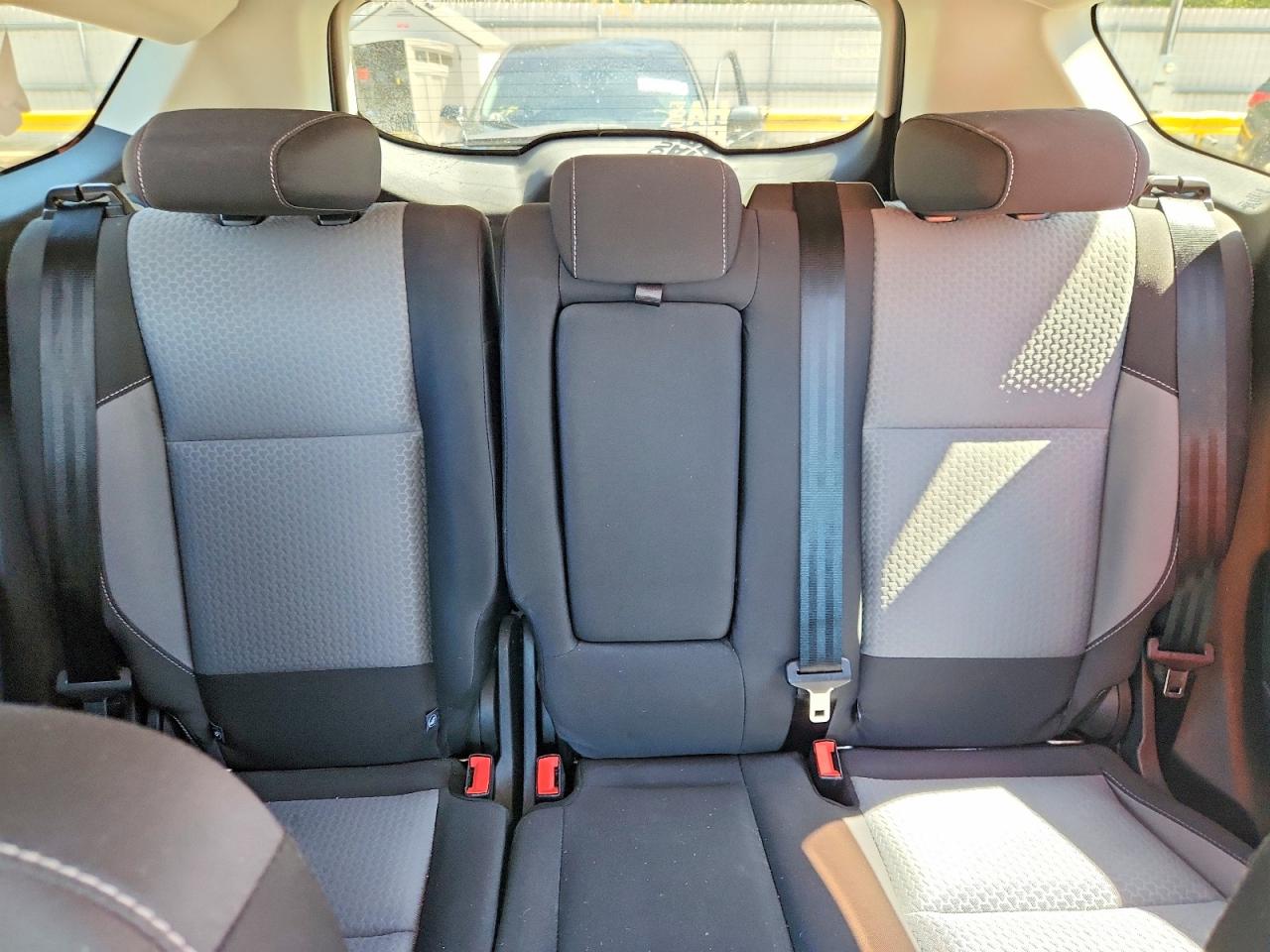 2017 FORD ESCAPE SE photo 19