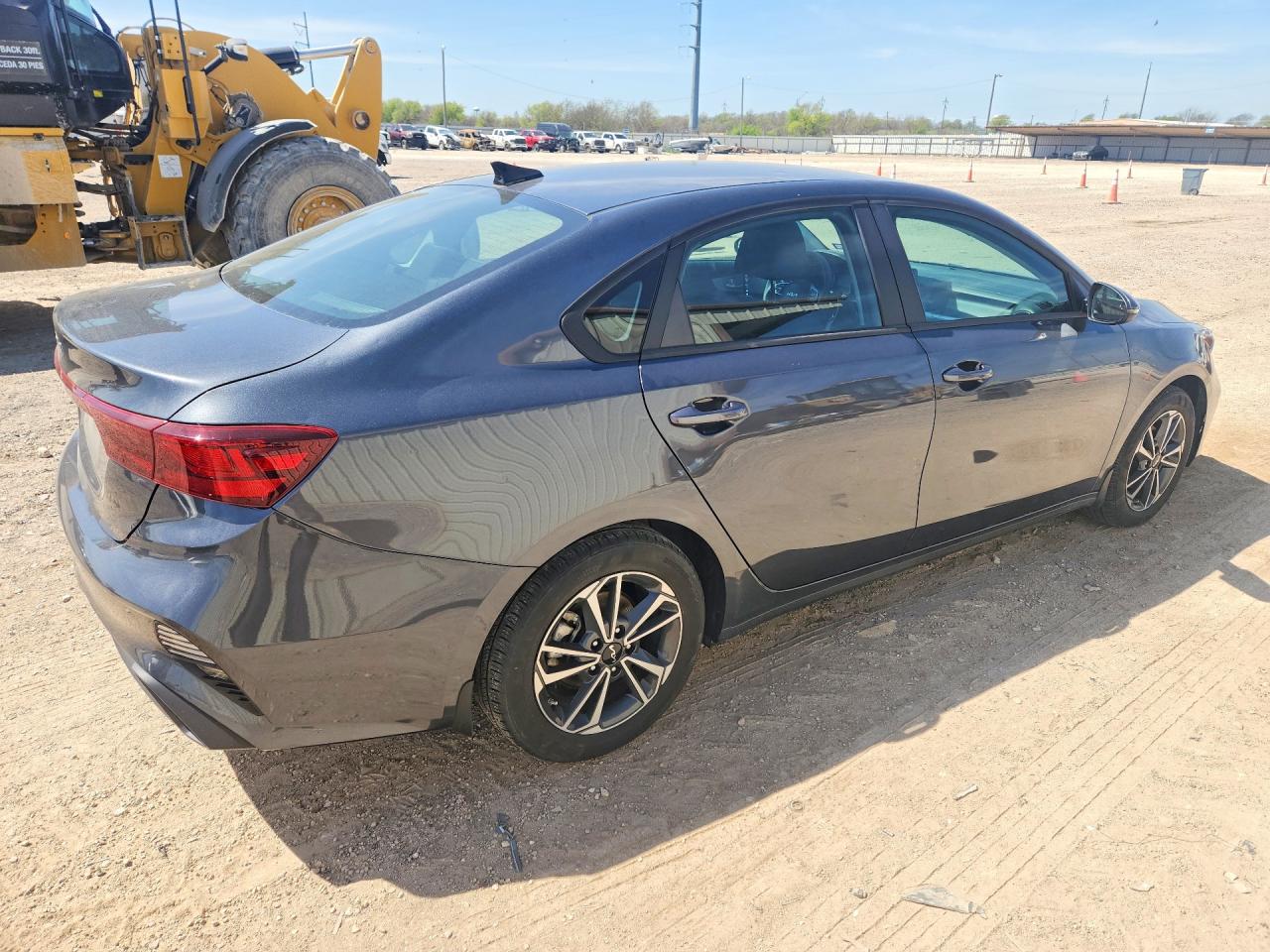 2024 KIA FORTE LXS photo 5