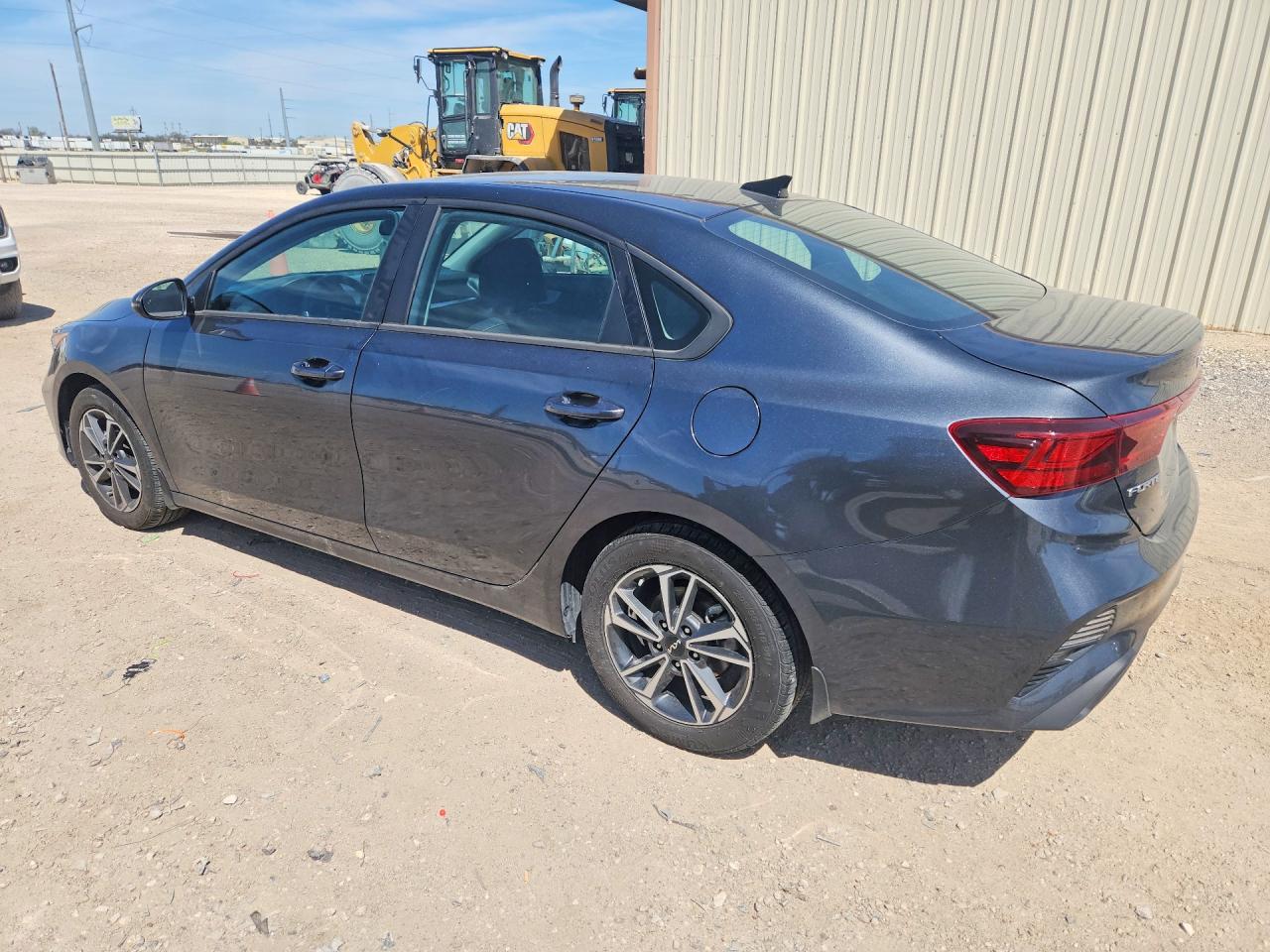 2024 KIA FORTE LXS photo 3