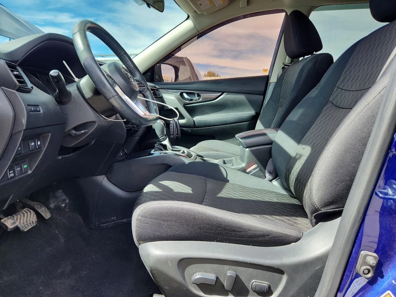 2018 NISSAN ROGUE SV photo 19
